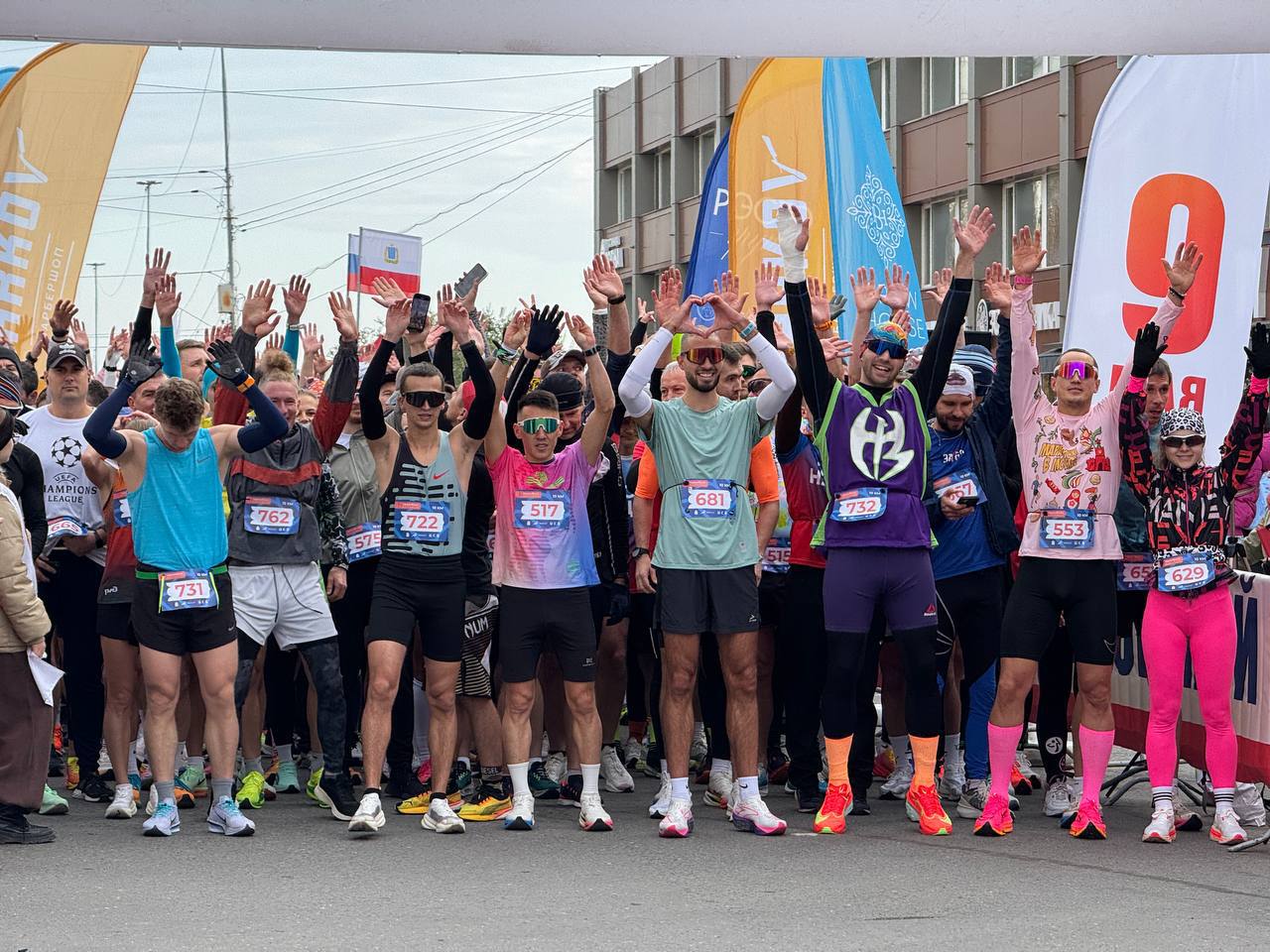 В День отца сотни саратовцев вышли на пробежку по набережной